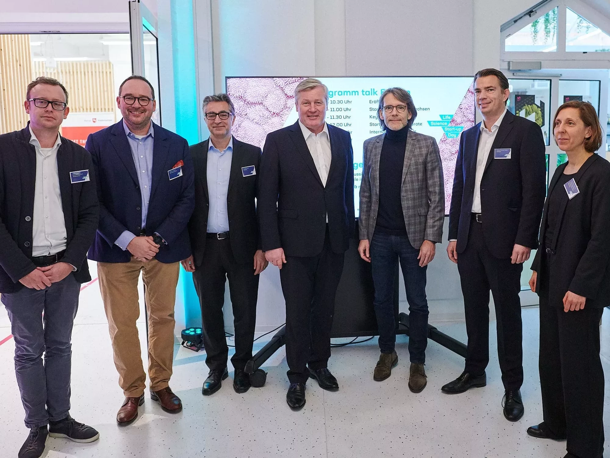 Life Science Startup Day 2020 Gruppenbild mit Althusmann, Partnern und Organisatoren