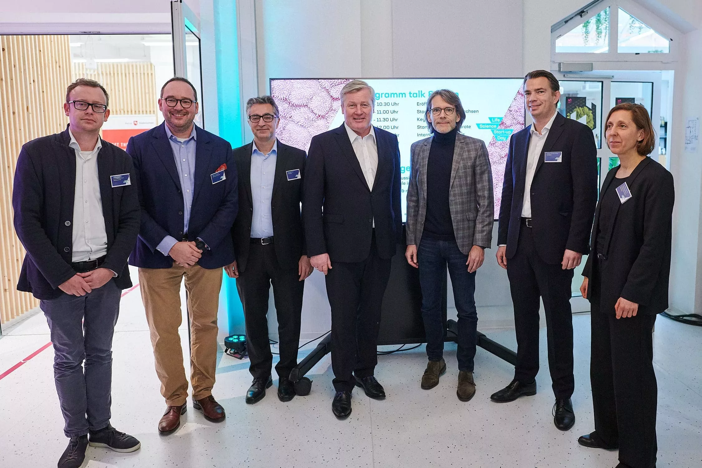 Life Science Startup Day 2020 Gruppenbild mit Althusmann, Partnern und Organisatoren