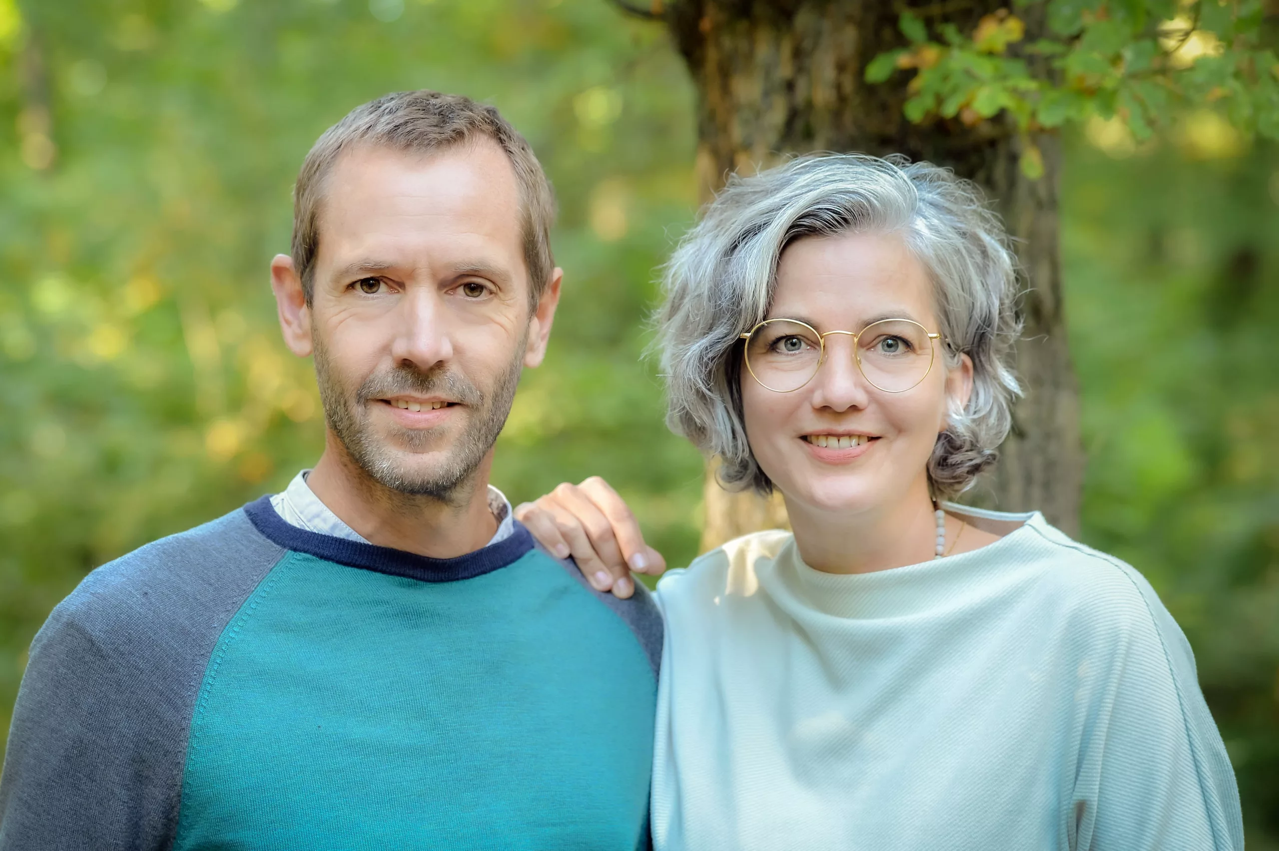 Das Bild zeigt den Gründer und die Gründerin des Startups TrostHelden.