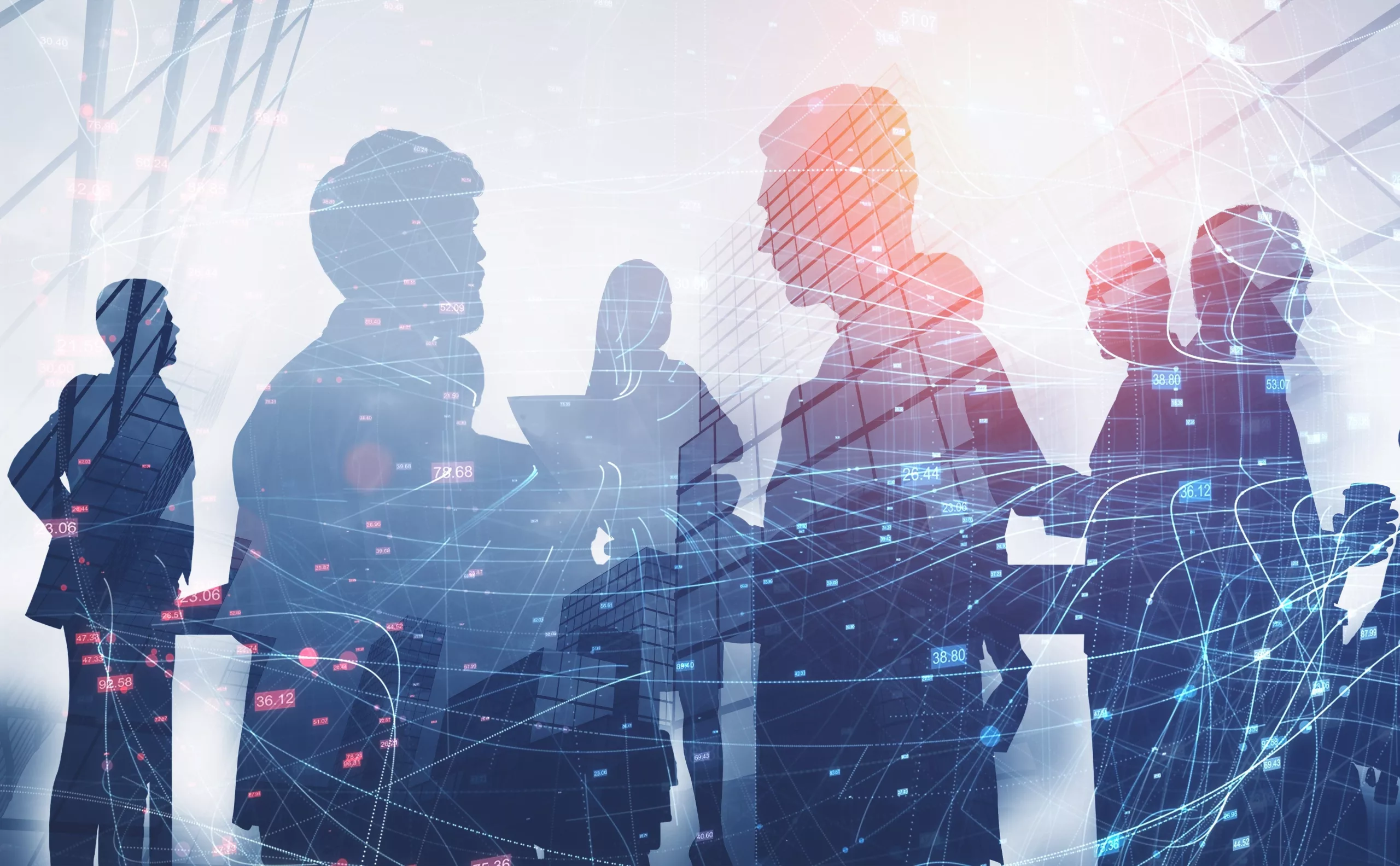Silhouetten von Geschäftsleuten mit Dokumenten über abstrakte Stadt Hintergrund mit Doppelbelichtung von Netzwerk-Schnittstelle. Konzept der Teamarbeit und Hightech.