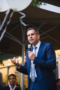 Olaf Lies am Mikrofon