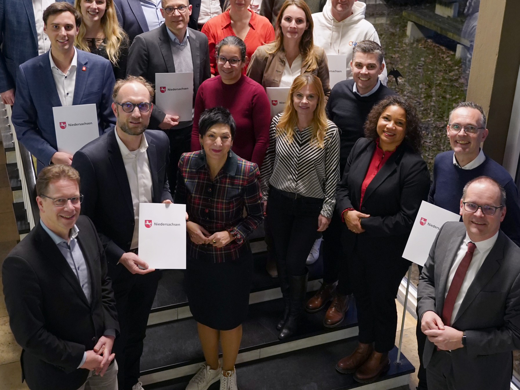 Gruppenbild Startup-Zentren Bescheidübergabe